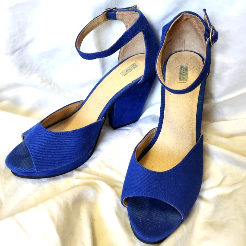 Kimchi Blue Vintage Style Peeptoe Heels